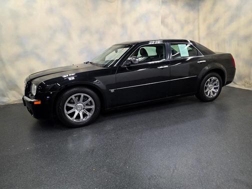 2005 Chrysler 300C Base