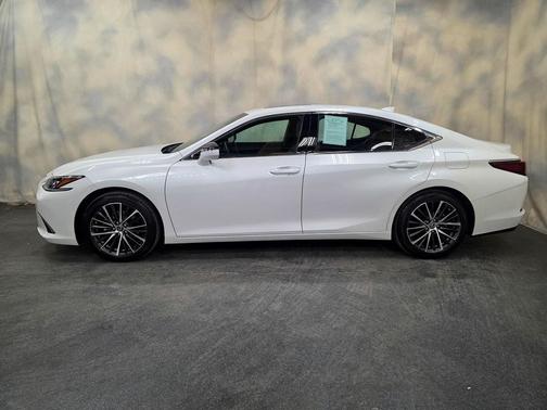 2023 Lexus ES 350 Base