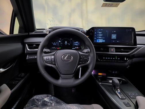 2026 Lexus UX 300h Premium