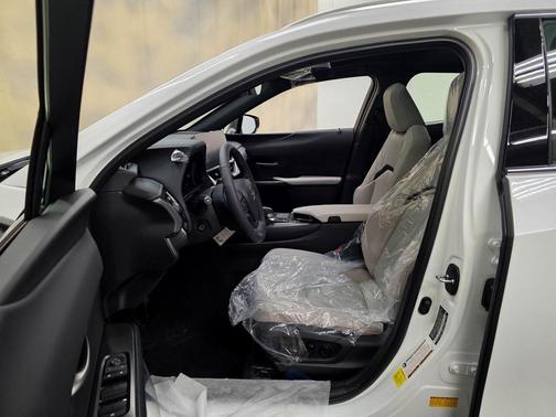 2026 Lexus UX 300h Premium