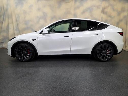2025 Tesla Model Y Performance