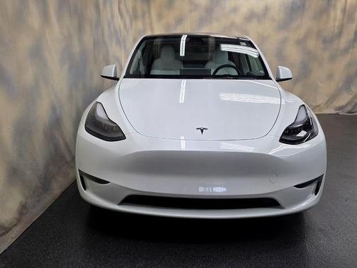 2025 Tesla Model Y Performance
