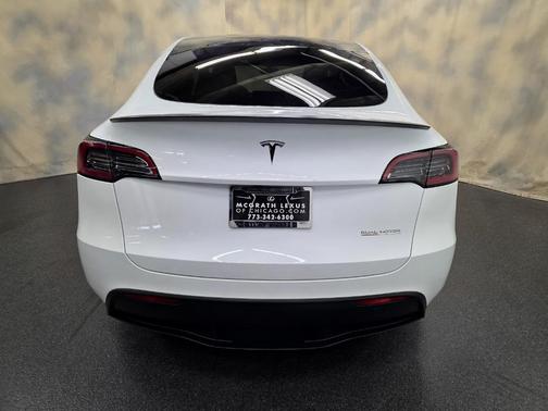 2025 Tesla Model Y Performance