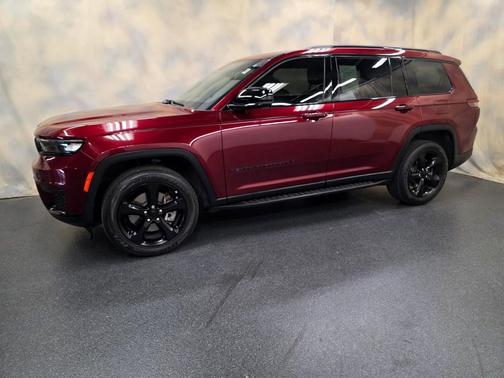 2022 Jeep Grand Cherokee L Laredo
