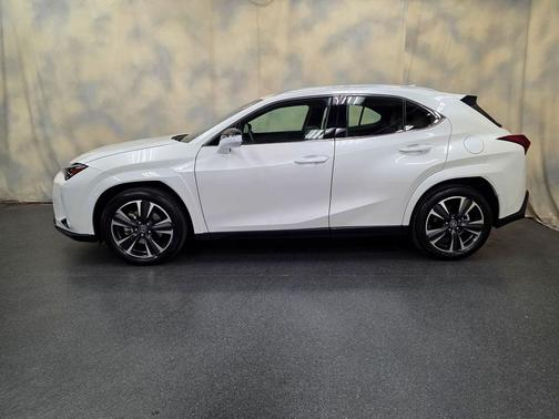 Eminent White Pearl 2025 Lexus UX 300h Premium