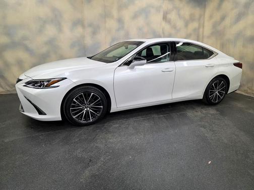 2023 Lexus ES 350 Base