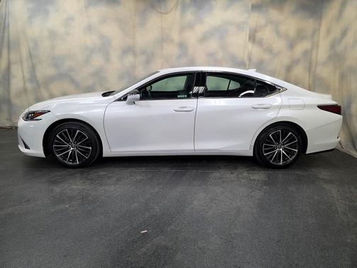 2023 Lexus ES 350 Base