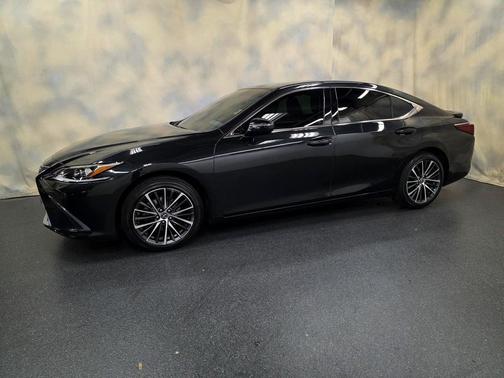 2022 Lexus ES 250 Base