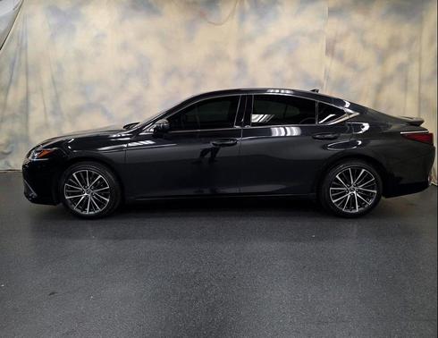 2022 Lexus ES 250 Base