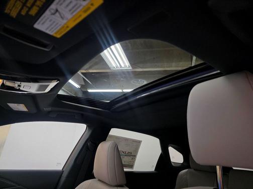 Eminent White Pearl 2026 Lexus RX 350h Premium