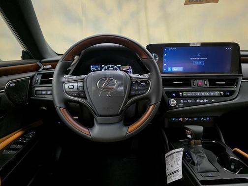 2025 Lexus ES 350 Ultra Luxury