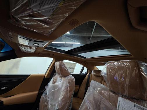 2025 Lexus ES 350 Ultra Luxury