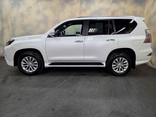 Eminent White Pearl 2023 Lexus GX 460 Premium
