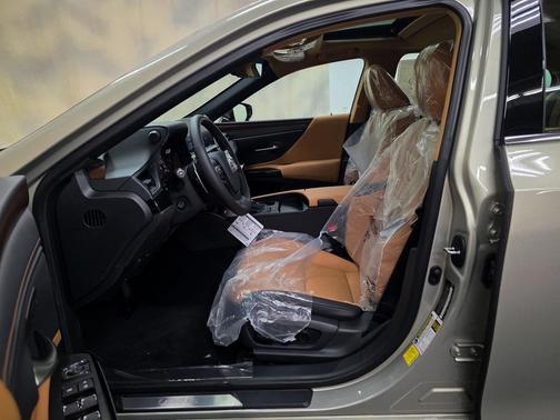 2025 Lexus ES 350 Base