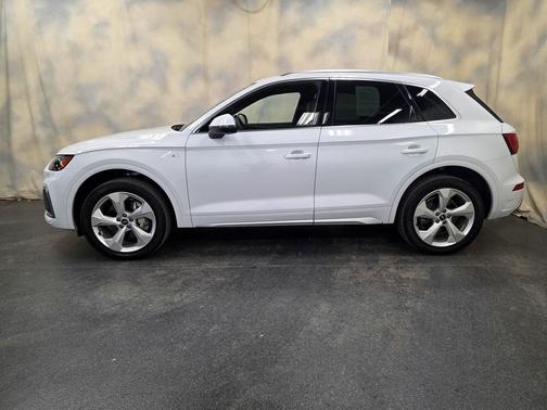 2024 Audi Q5 45 S line Premium Plus