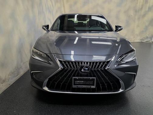 2025 Lexus ES 300h Ultra Luxury