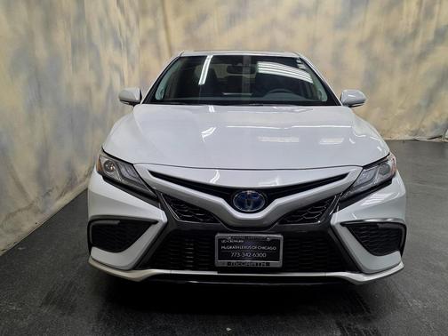 2024 Toyota Camry Hybrid SE