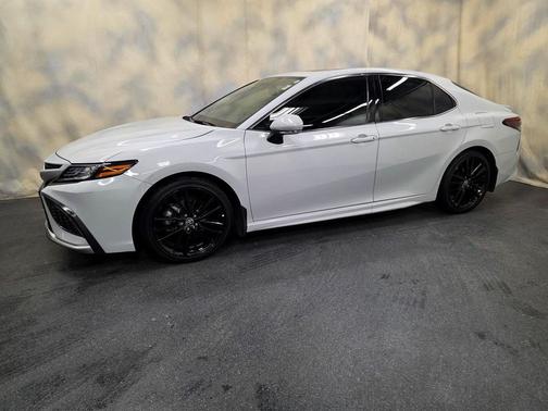 2024 Toyota Camry Hybrid SE