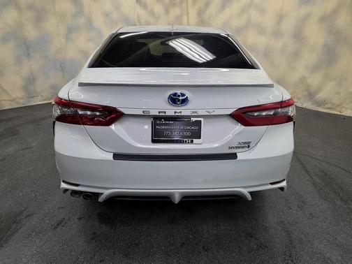 2024 Toyota Camry Hybrid SE