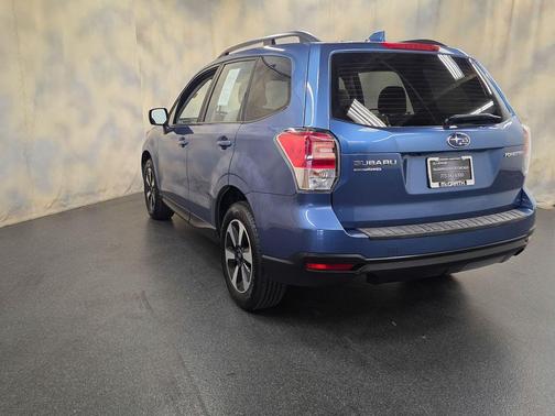 Quartz Blue Pearl 2018 Subaru Forester 2.5i