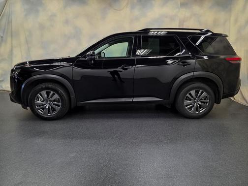 2024 Nissan Pathfinder SV 4WD