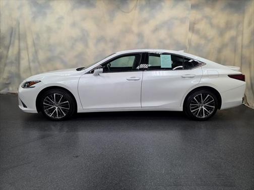 2024 Lexus ES 250 Base