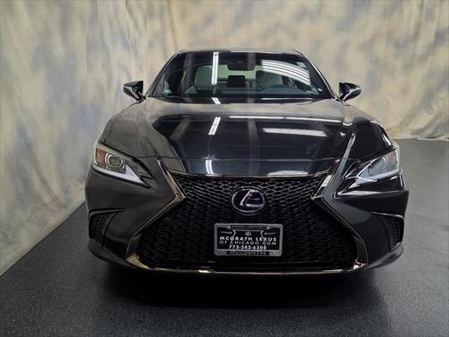 2022 Lexus ES 300h F SPORT