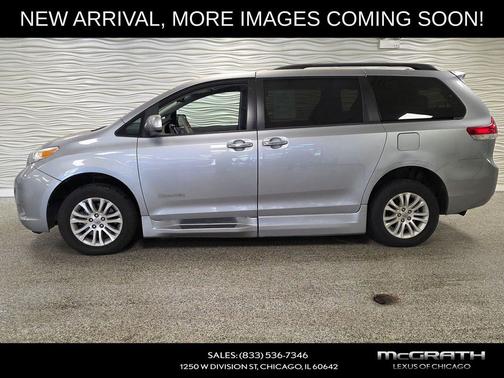Silver Sky Metallic 2014 Toyota Sienna XLE