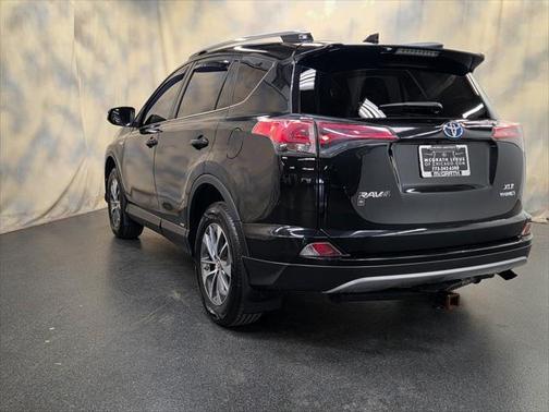 2017 Toyota RAV4 Hybrid XLE