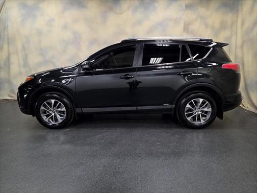 2017 Toyota RAV4 Hybrid XLE