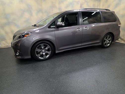 2015 Toyota Sienna SE