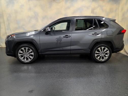 2020 Toyota RAV4 XLE Premium