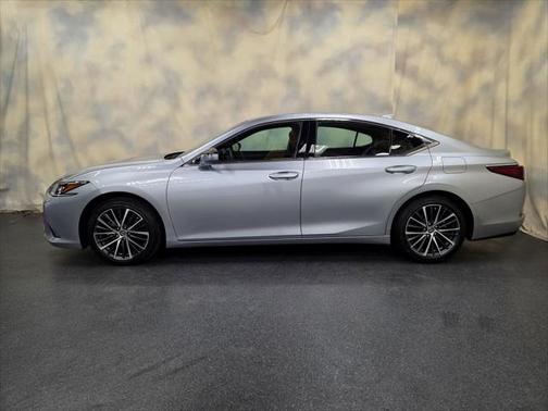 2022 Lexus ES 350 Base