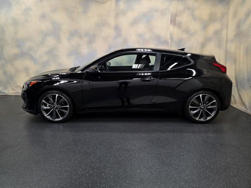 2019 Hyundai Veloster 2