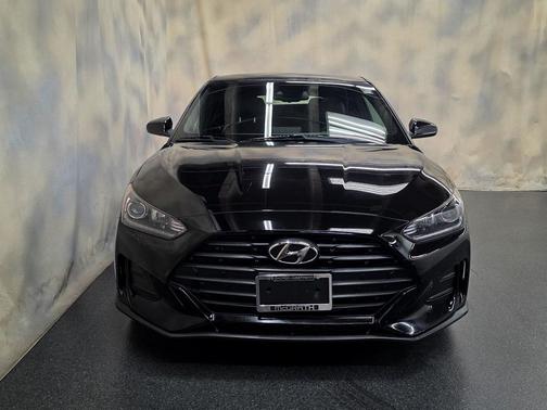 2019 Hyundai Veloster 2