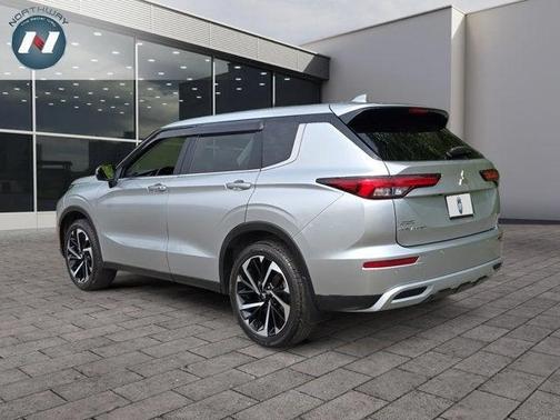 2022 Mitsubishi Outlander SE