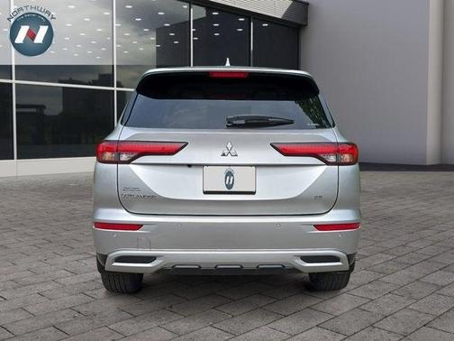 2022 Mitsubishi Outlander SE