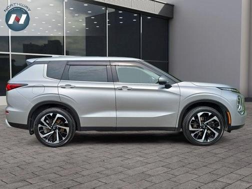 2022 Mitsubishi Outlander SE