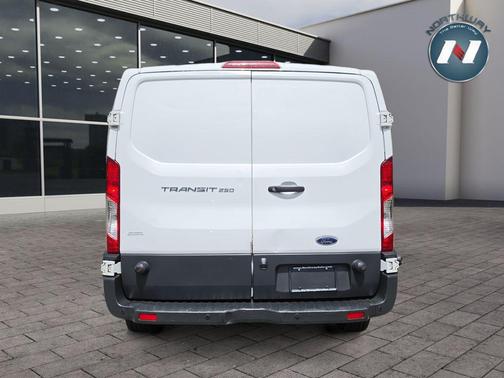 Oxford White 2018 Ford Transit-250 Base