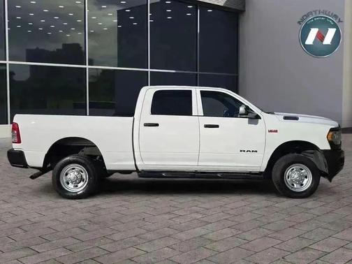 2022 RAM 2500 Tradesman Crew Cab 4x4 6'4' Box