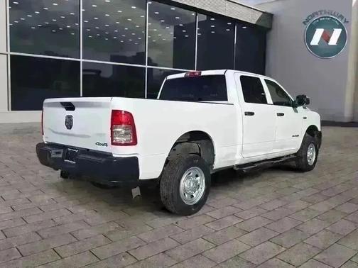 2022 RAM 2500 Tradesman Crew Cab 4x4 6'4' Box