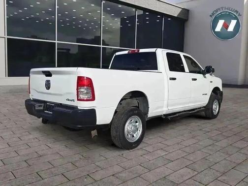 2022 RAM 2500 Tradesman Crew Cab 4x4 6'4' Box