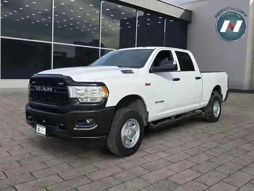 2022 RAM 2500 Tradesman Crew Cab 4x4 6'4' Box