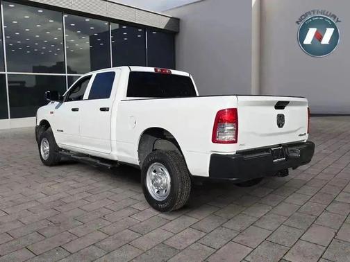 2022 RAM 2500 Tradesman Crew Cab 4x4 6'4' Box