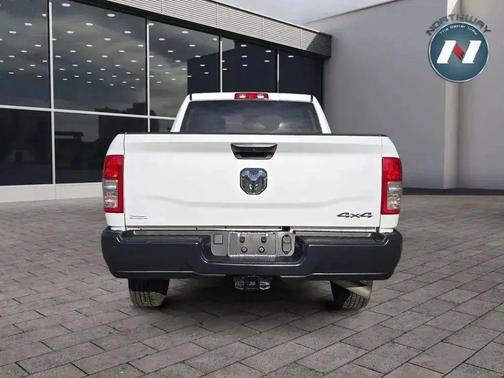 2022 RAM 2500 Tradesman Crew Cab 4x4 6'4' Box