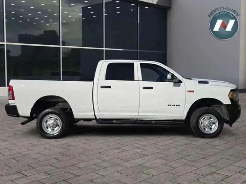 2022 RAM 2500 Tradesman Crew Cab 4x4 6'4' Box