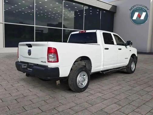 2022 RAM 2500 Tradesman Crew Cab 4x4 6'4' Box