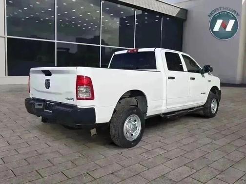 2022 RAM 2500 Tradesman Crew Cab 4x4 6'4' Box