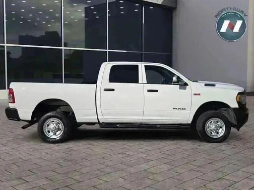 2022 RAM 2500 Tradesman Crew Cab 4x4 6'4' Box