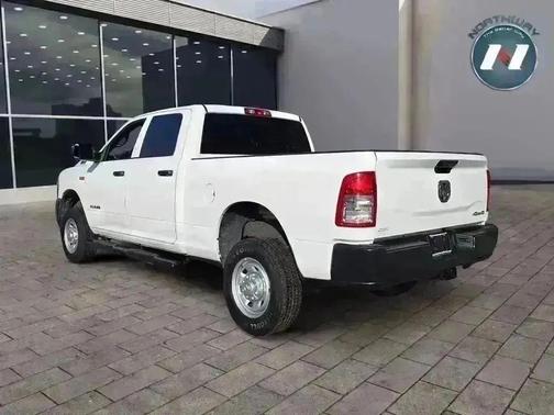 2022 RAM 2500 Tradesman Crew Cab 4x4 6'4' Box